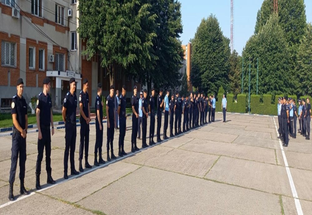 Câte locuri sunt disponibile pentru tinerii care doresc să devină jandarmi
