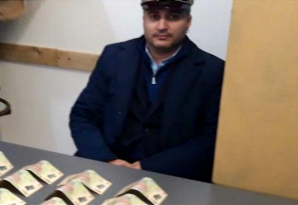 Un angajat CFR Craiova care a găsit un portofel l- a predat la poliţie. Ce se afla în interior