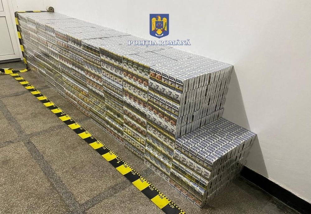 Sute de mii de ţigarete de contrabandă, găsite în maşina unui bărbat din Dolj