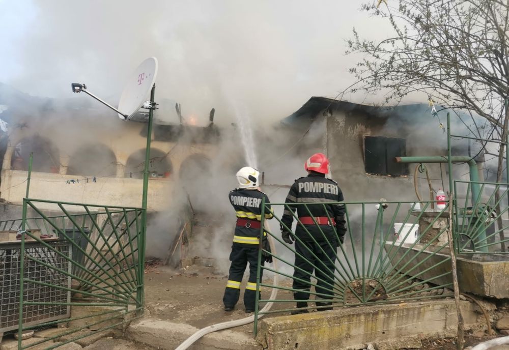 O femeie imobilizată la pat din judeţul Dolj, găsită moartă în urma incendiului care i-a cuprins locuinţa