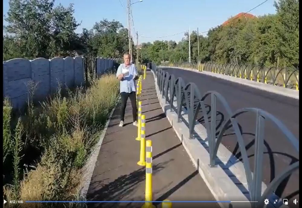 Poetul Dinescu critică investiţia primarului din Sălcuţa (Dolj), într-o pistă pentrubiciclete