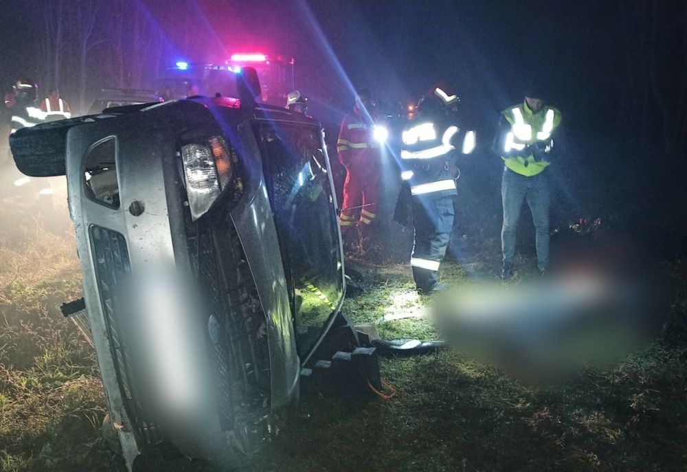 Tânăr din Dolj, mort după ce s-a răsturnat cu maşina