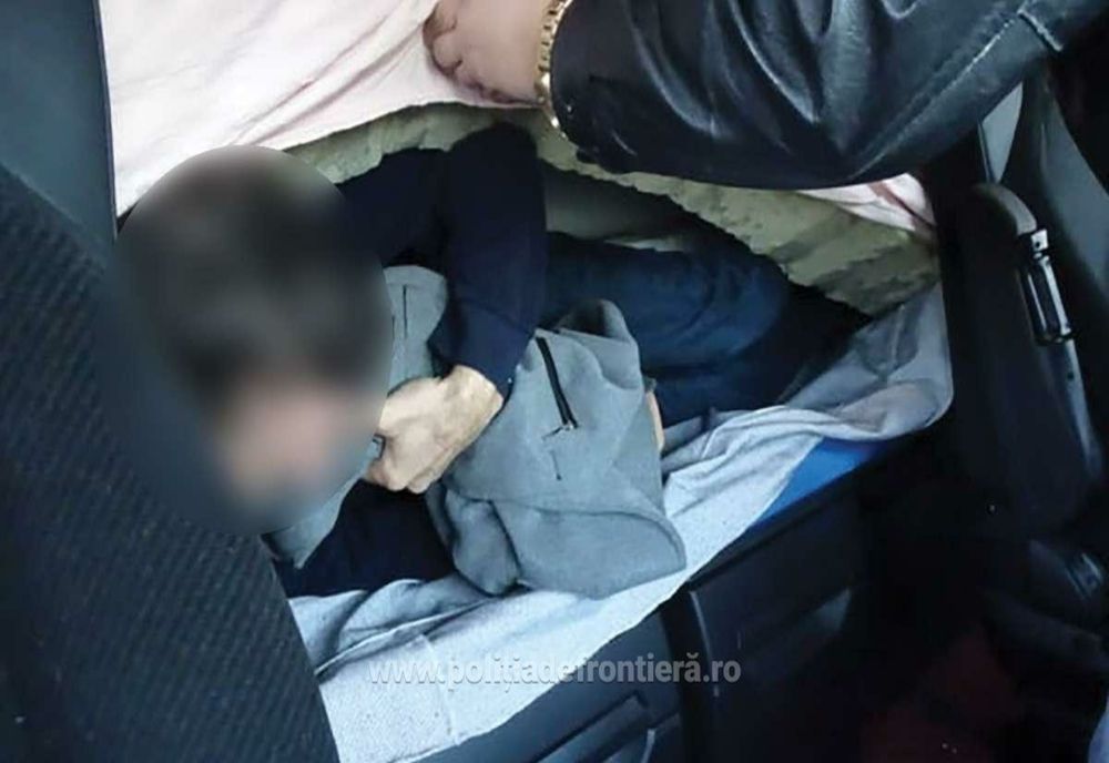 Sirieni ascunşi în cabina unui camion, prinşi la Calafat. Voiau să ajungă în Germania