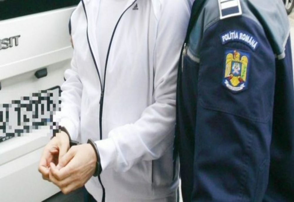 FAMILIE DE VÂRSTNICI, TÂLHĂRITĂ ÎN PROPRIA LOCUINȚĂ DE UN BĂRBAT ȘI UN MINOR