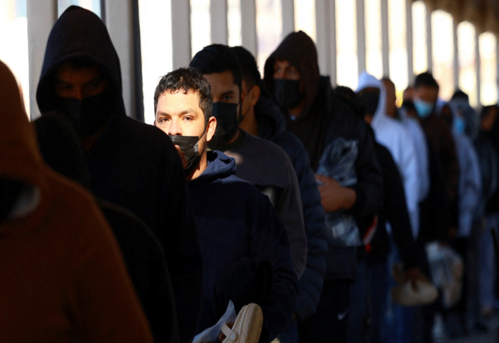 11 migranți din Maroc, descoperiți ascunși într-o dubă în PTF Calafat, printr-o metodă inedită