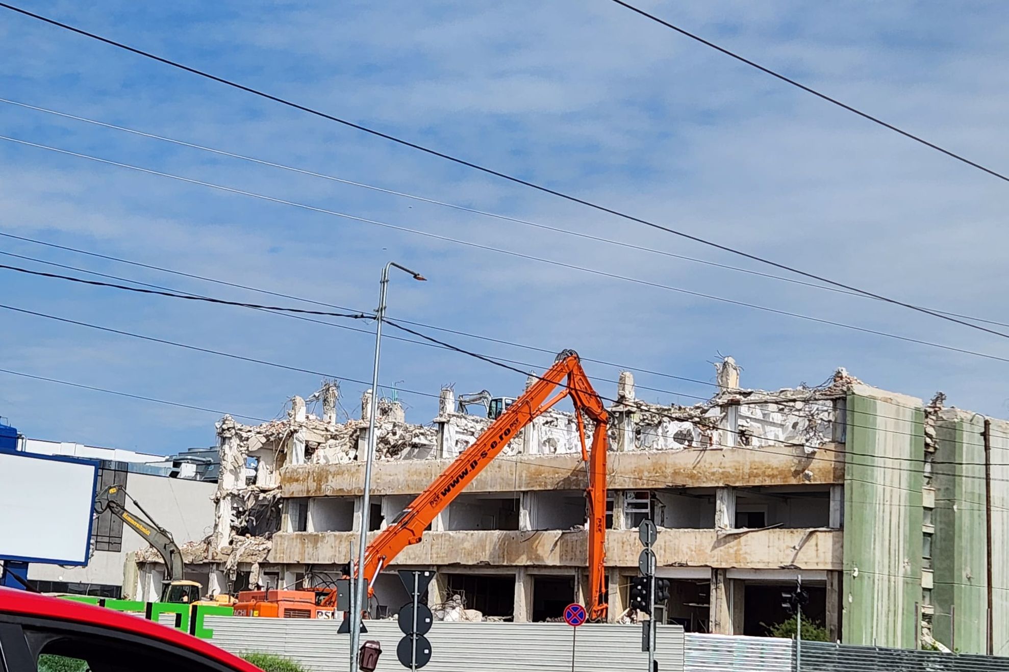 cladire electro distrusa2