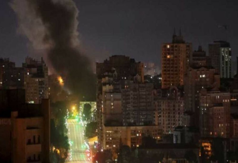 RUSIA A LANSAT UN ATAC DE AMPLOARE ASUPRA KIEVULUI SOLDAT CU CEL PUȚIN PATRU MORȚI ȘI 20 DE RĂNIȚI