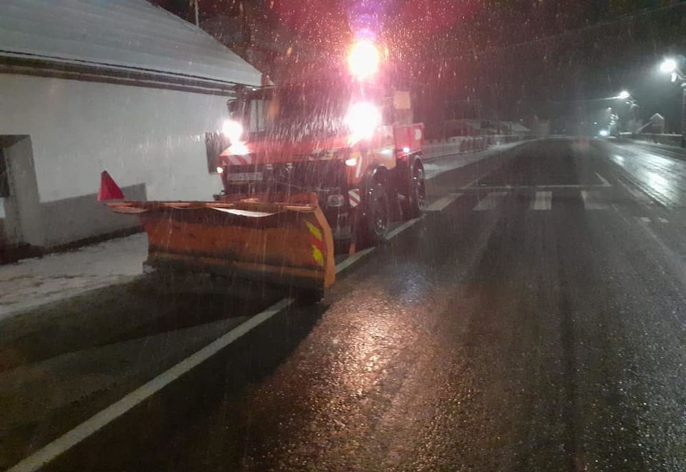 Alertă de iarnă pe șosele și căi ferate: intervenție masivă pregătită de autorități