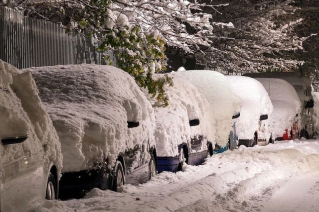 România sub zăpezi. Intervenții de urgență în 7 județe pentru salvarea persoanelor înzăpezite și refacerea rețelei electrice