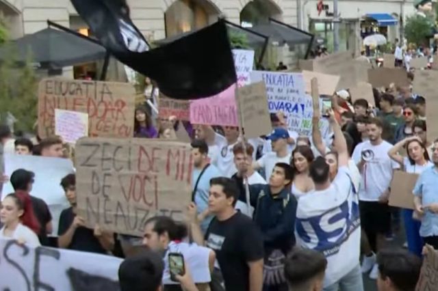 Studenţii pregătesc un protest în Piaţa Victoriei. Acțiunea va avea loc sâmbătă, 14 martie
