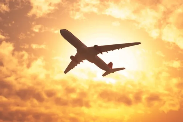 Incident pe ruta Madrid - Craiova: Pasager băut, scos forțat din avion după un scandal monstru la bord