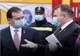 Guvernul va oferi măşti de protecţie persoanelor vulnerabile